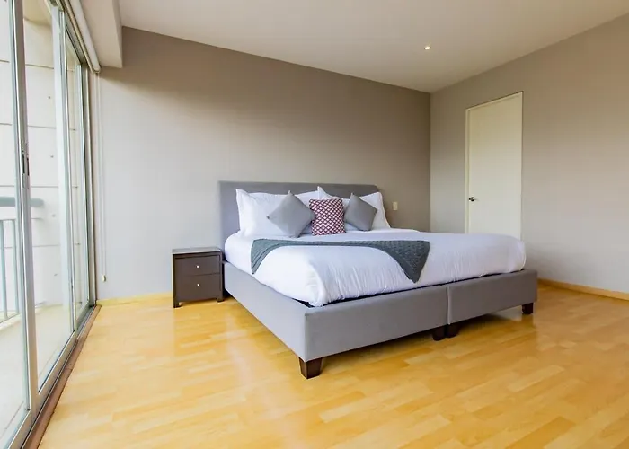 Capitalia Luxe 1br With Features