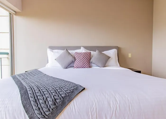 Capitalia Luxe 1br With Features *